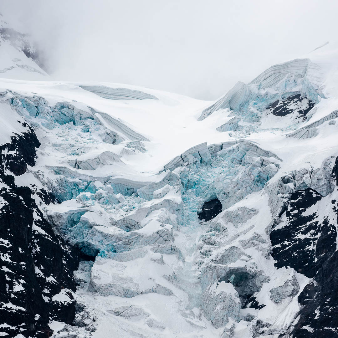 Montaña con nieve